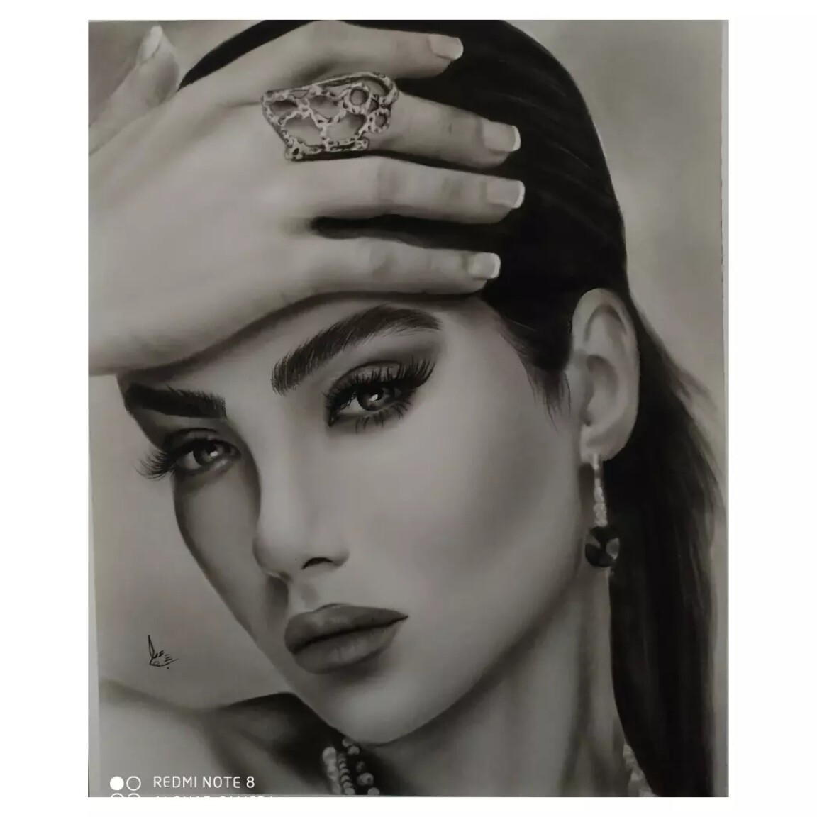 نقاشی سیاه قلم چهره سبک هایپر رئال تکنیک کنته و زغال بدون قاب مطابق با تصویر بدون فیلتر و ادیت عکس 