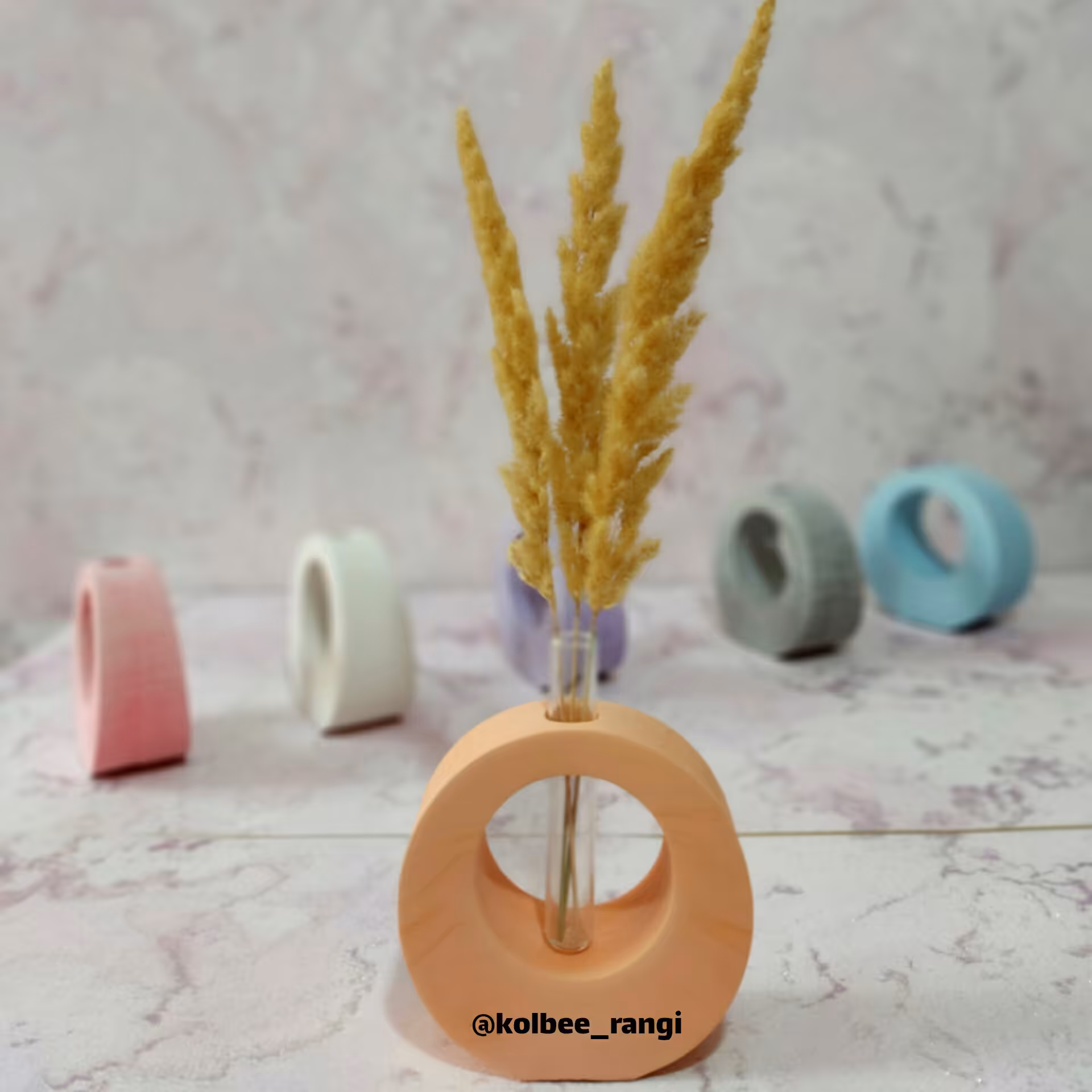 استند گل بتنی