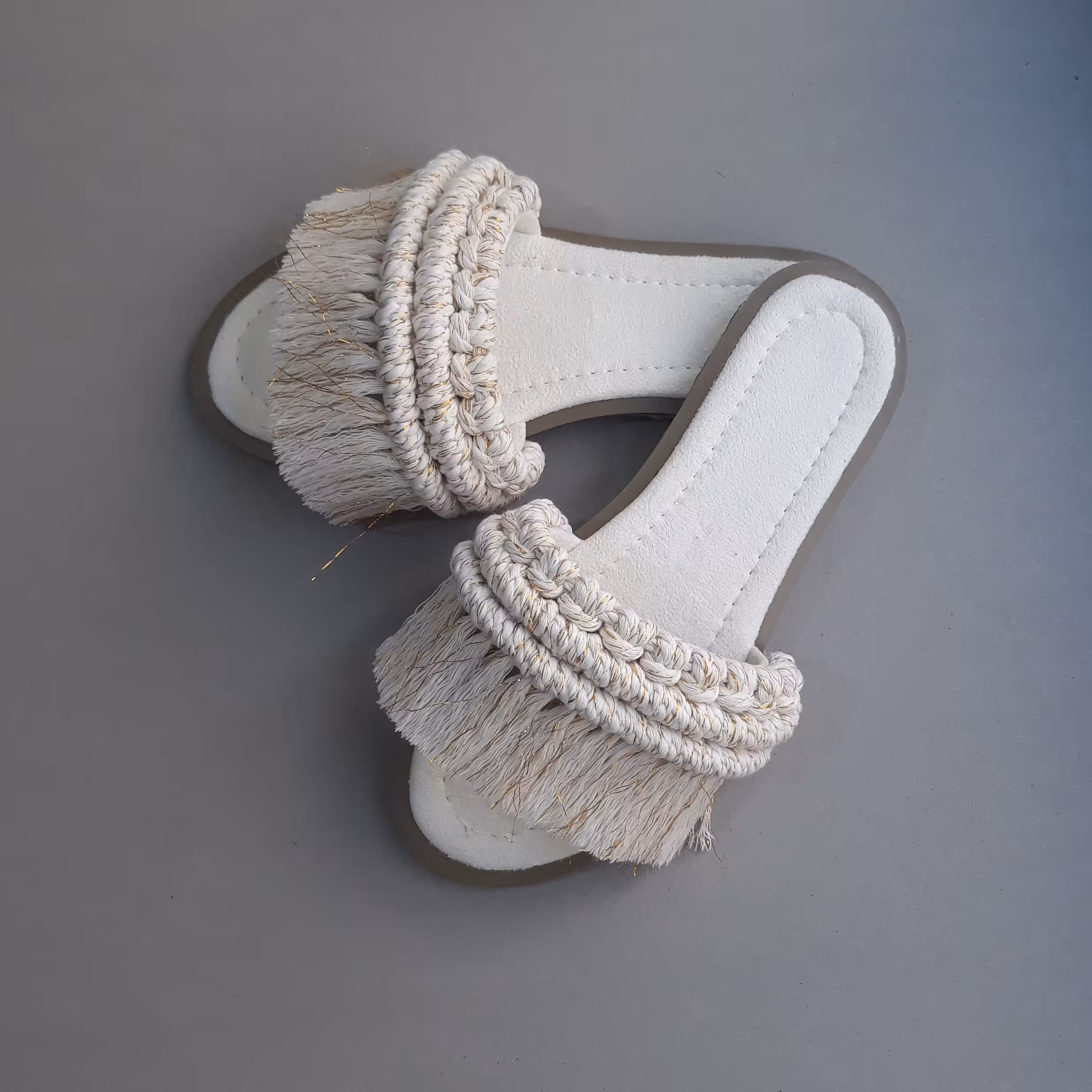 سندل مکرومه سایز 38 در رنگ وطرح دلخواه شما قابل سفارش است