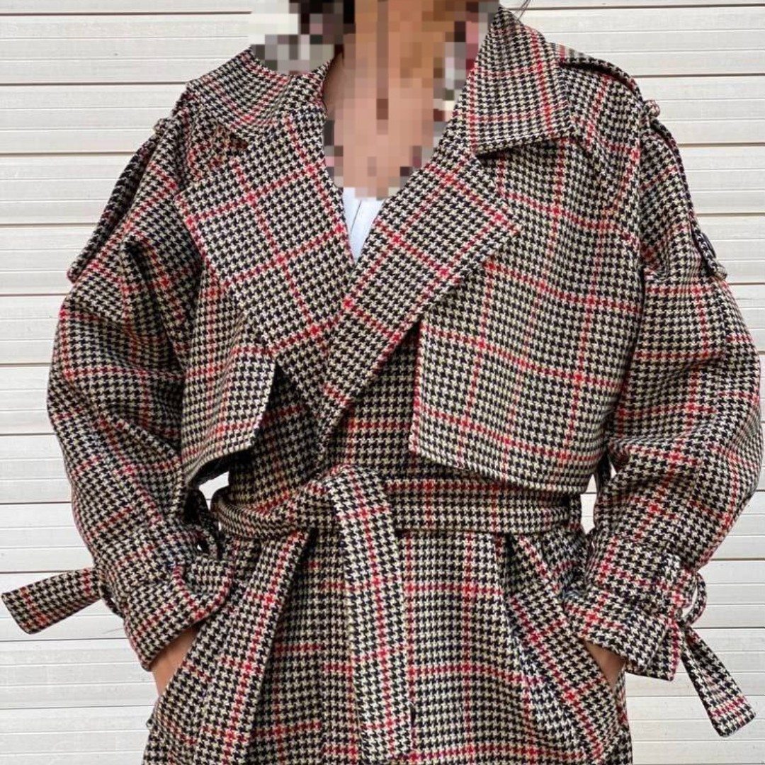 پالتو پاگن دار آستر دار
سایز  36 تا 46
جنس 4 خونه آستردار 
