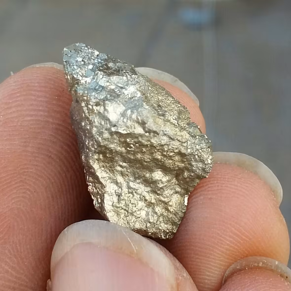 سنگ راف حبه شده پیریت طلایی ملقب به سنگ طلا 100 در 100 طبیعی شاهکار خلقت
بی نظیر
کد 9714