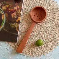 کفگیر دستساز چوبی بارلی سوراخ دار گود 26 سانتی چوب راش کد bar0019