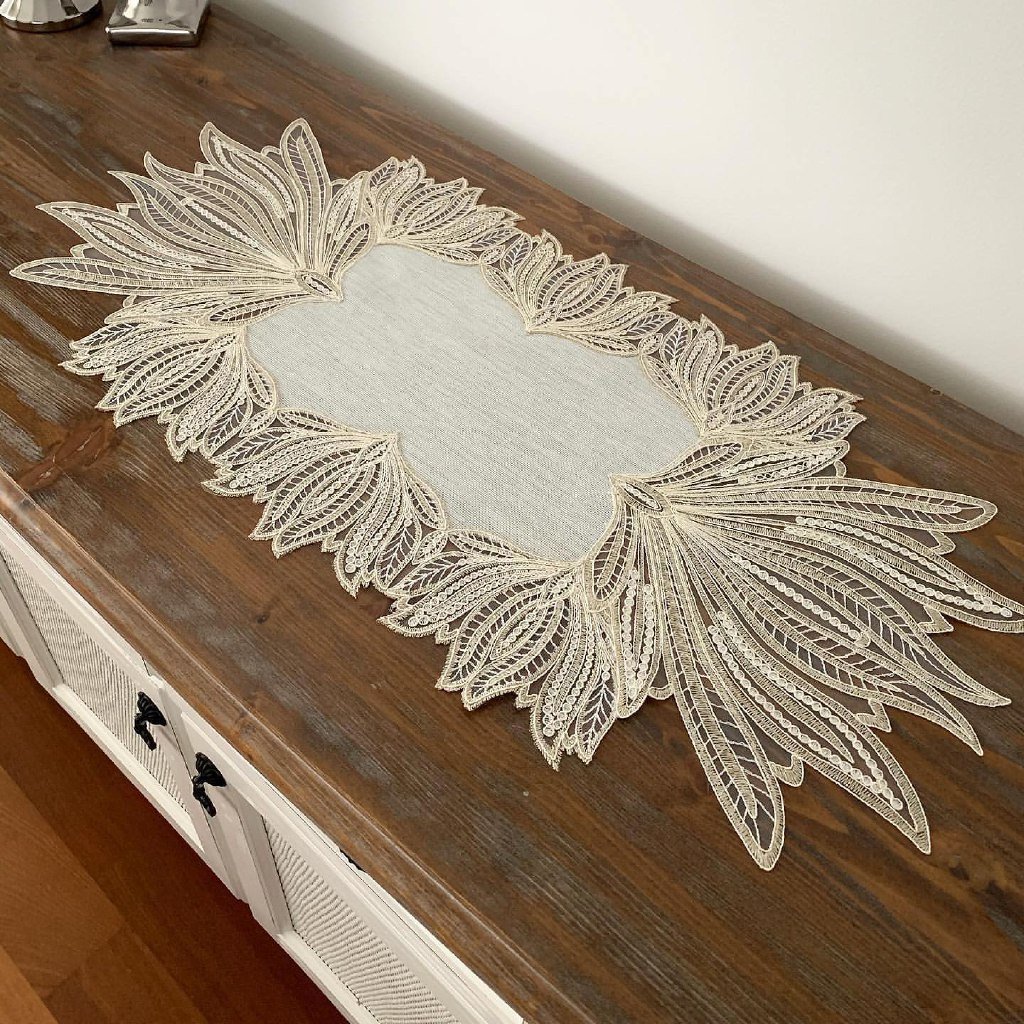 رومیزی مخمل و دانتل مدل برگ