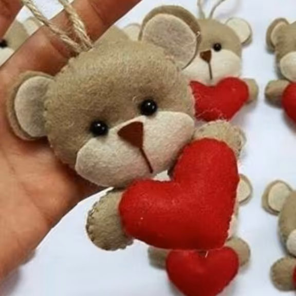 خرس کوچولو بامزه