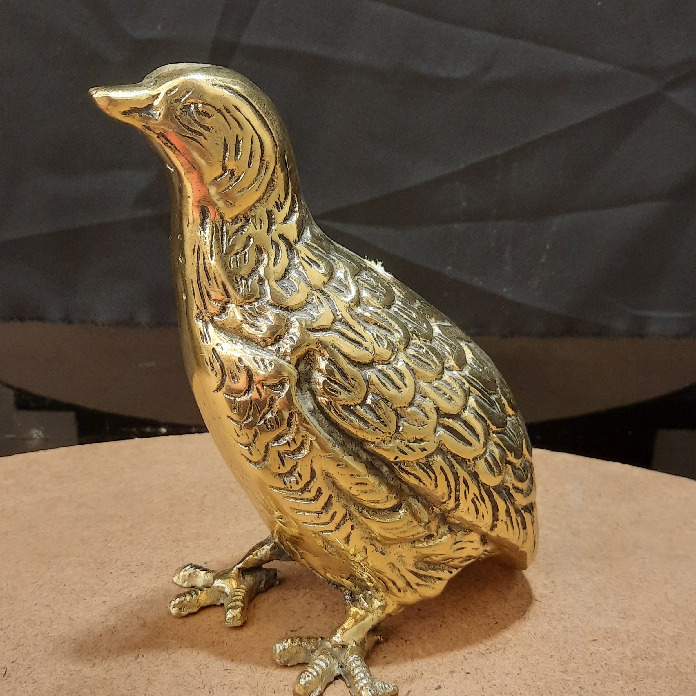 مجسمه برنزی بلدرچین