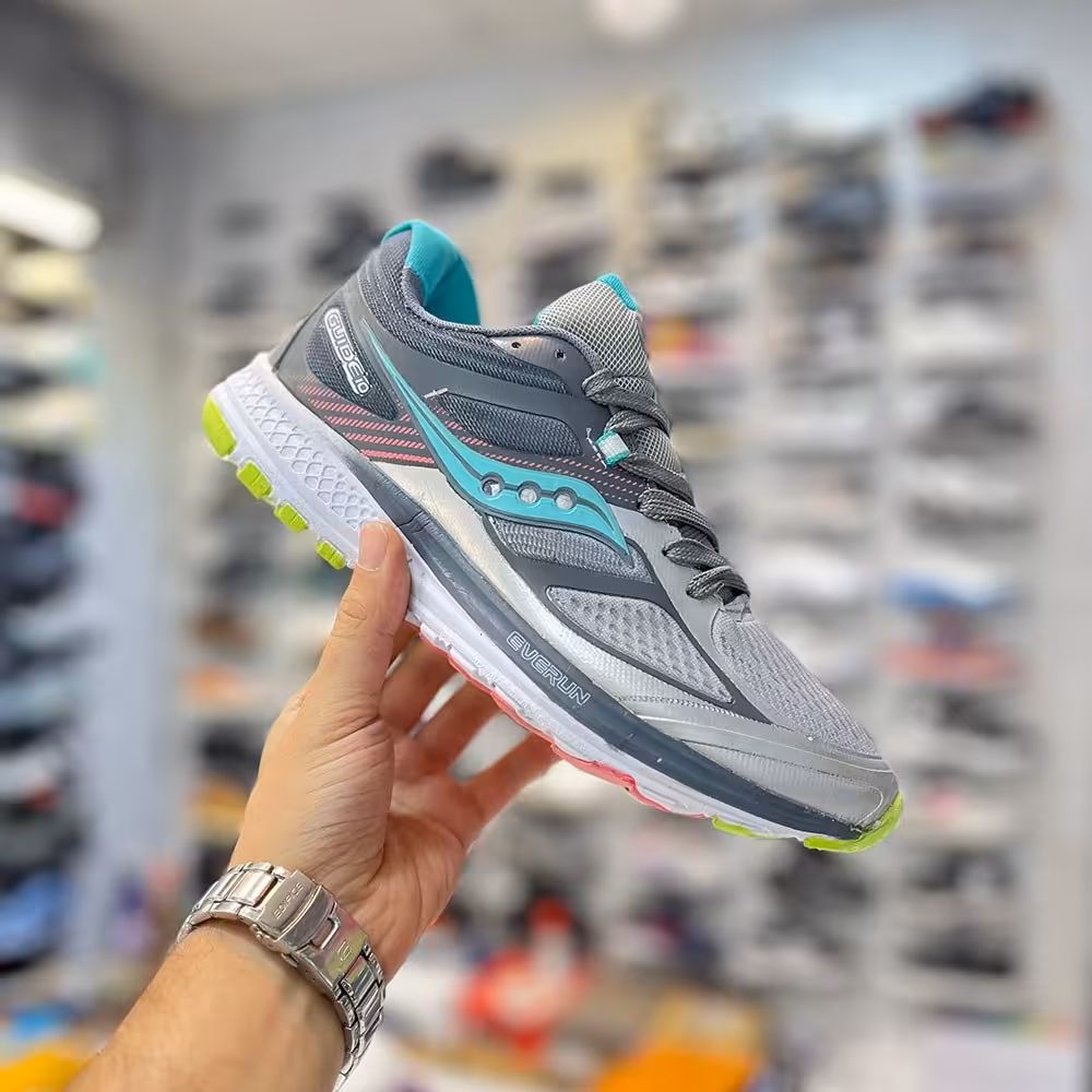 کفش راحتی مردانه ساکونی مدل گاید 10 Guide طوسی 