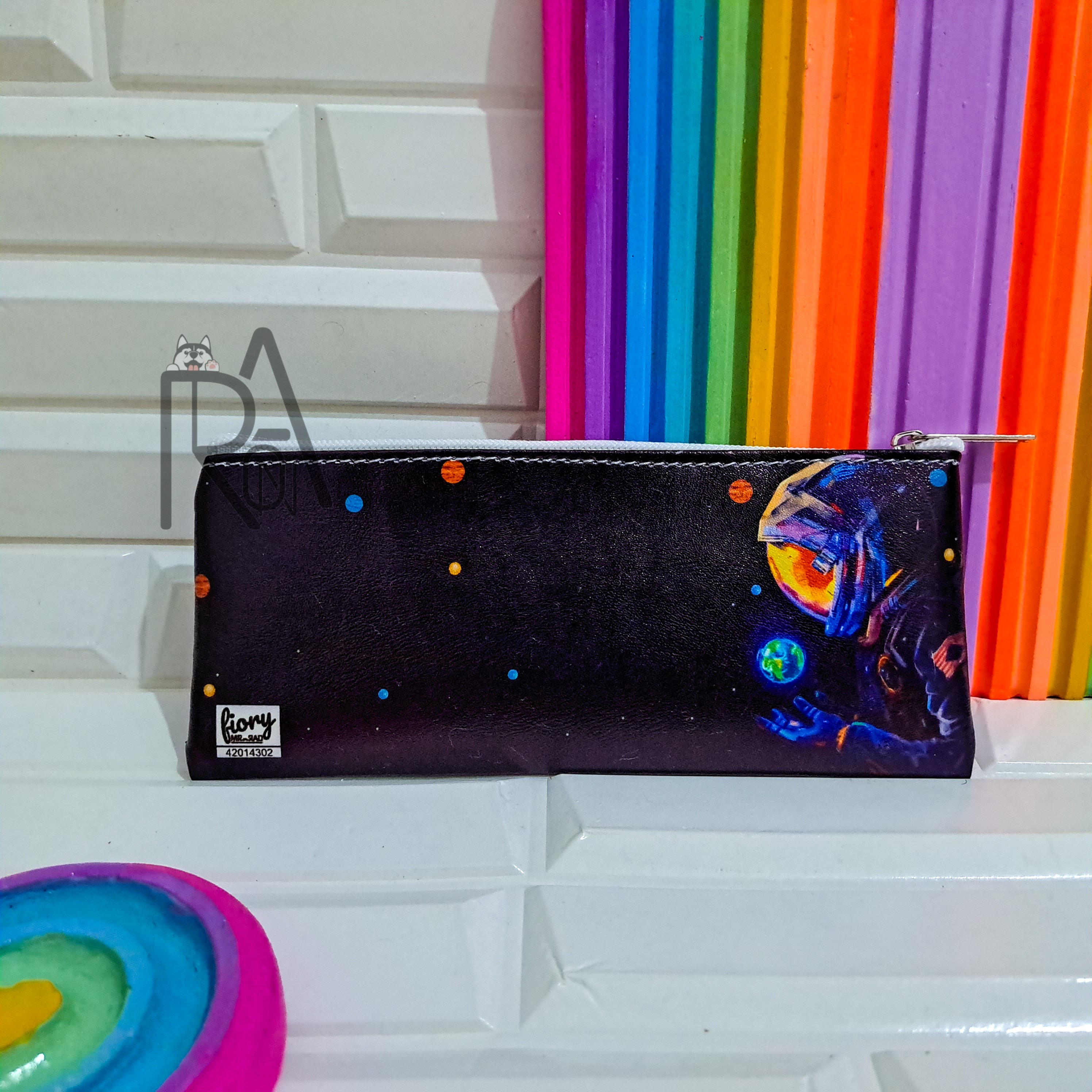 جامدادی تک زیپ چرمی فضانورد سورمه ای کهکشانی پسرونه