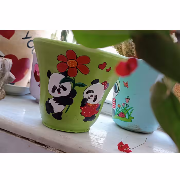 گلدان سفالی طرح پانداهای عاشق سایز کوچک 10 سانتی متر