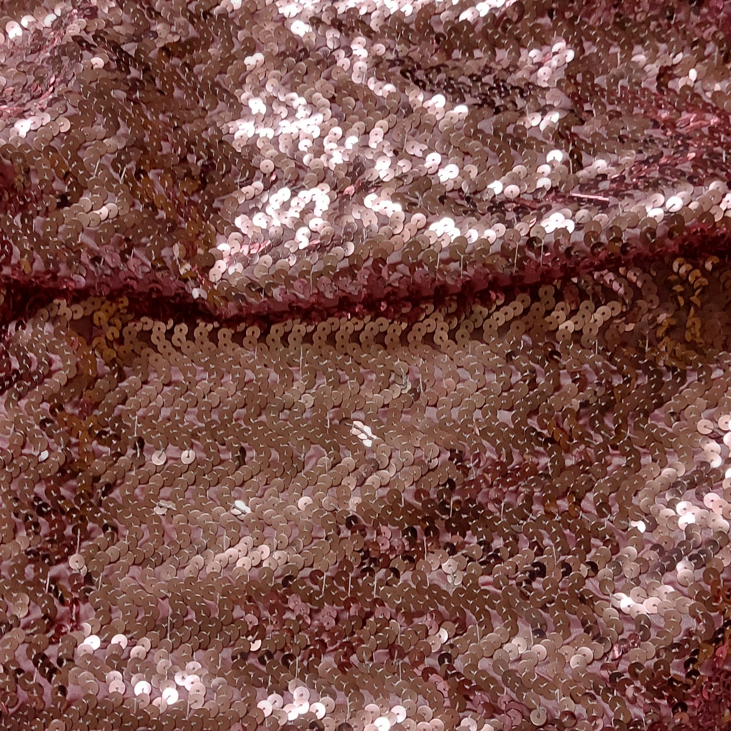 پارچه مجلسی تمام پولک مناسب لباس نامزدی و حنابندان یکمتر و نیم عرض110 قیمت برای کل پارچه