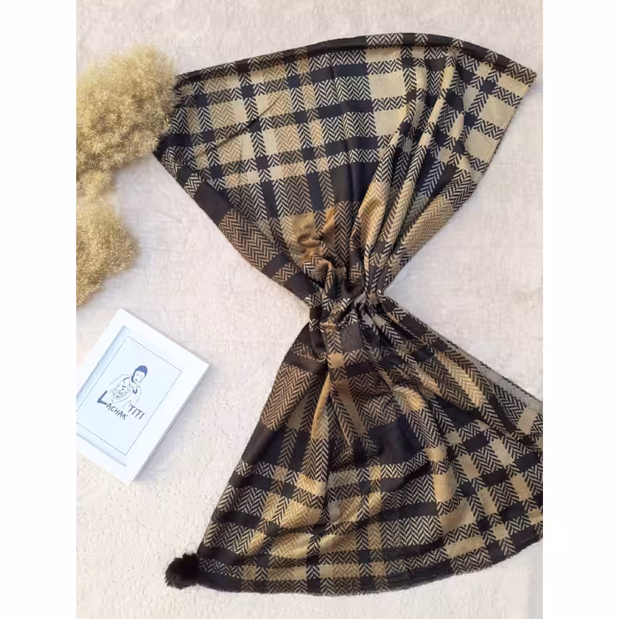 شال موهر پاییزه و زمستانه کرم نسکافه ای سرمه ای منگوله دار پوم پوم دار ارسال رایگان  