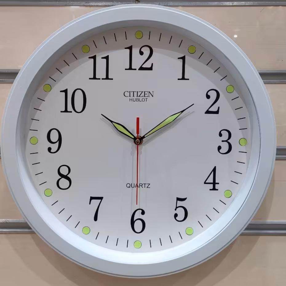 ساعت ستیزن هابلوت شب نما  موتور درجه یک روانگرد بدون صدا بدنه پلاستیک عرض 40