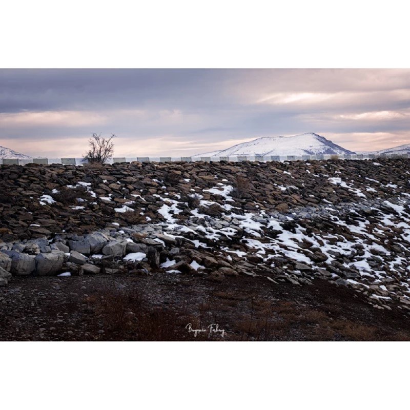 تابلو شاسی کد benpics-0092 (ابعاد 70x50 - شاسی 8 میل-کاغذ سیلک-اصالت تصویر)