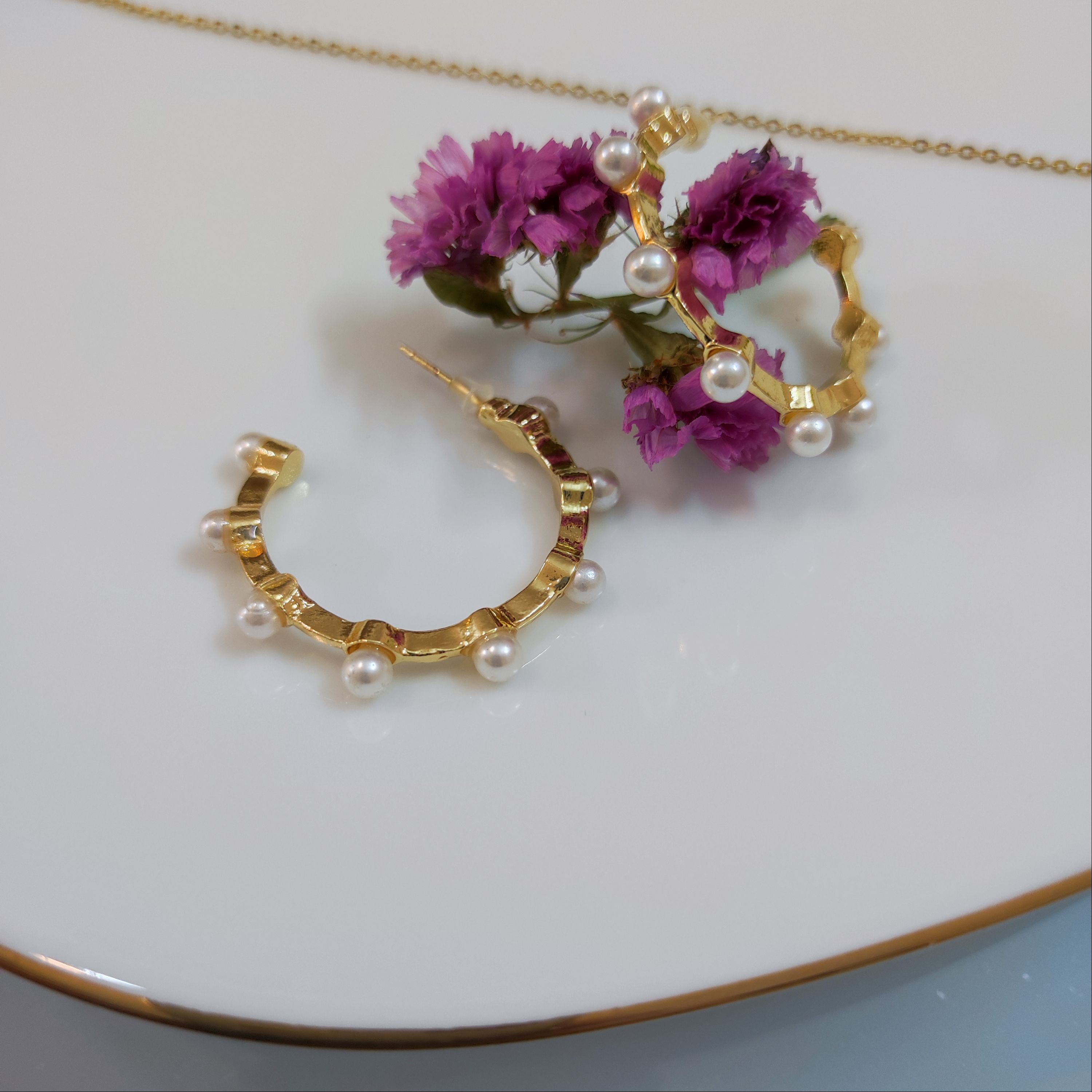 گوشواره حلقه ای  مرواریدی رنگ طلایی