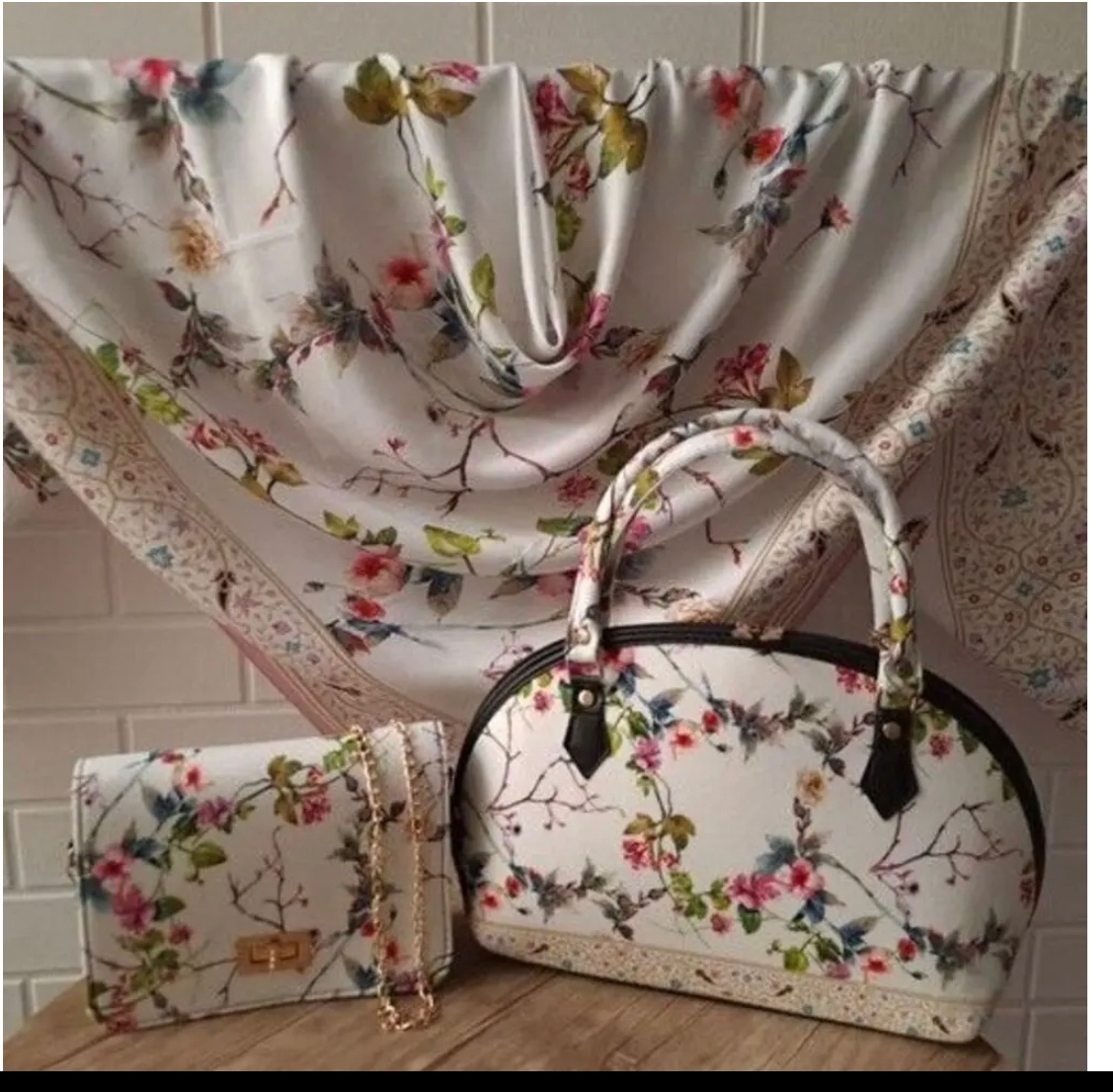 ست کیف و روسری گلدار زمینه سفید