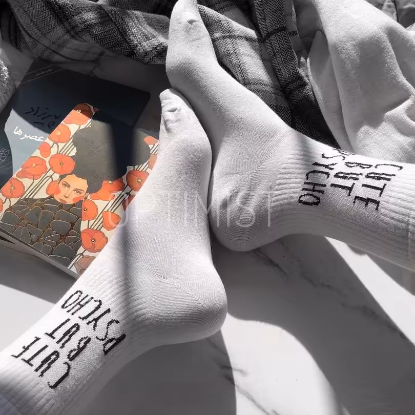 جوراب Cute But Psycho ساقدار زمینه سفید اسپرت نخ پنبه