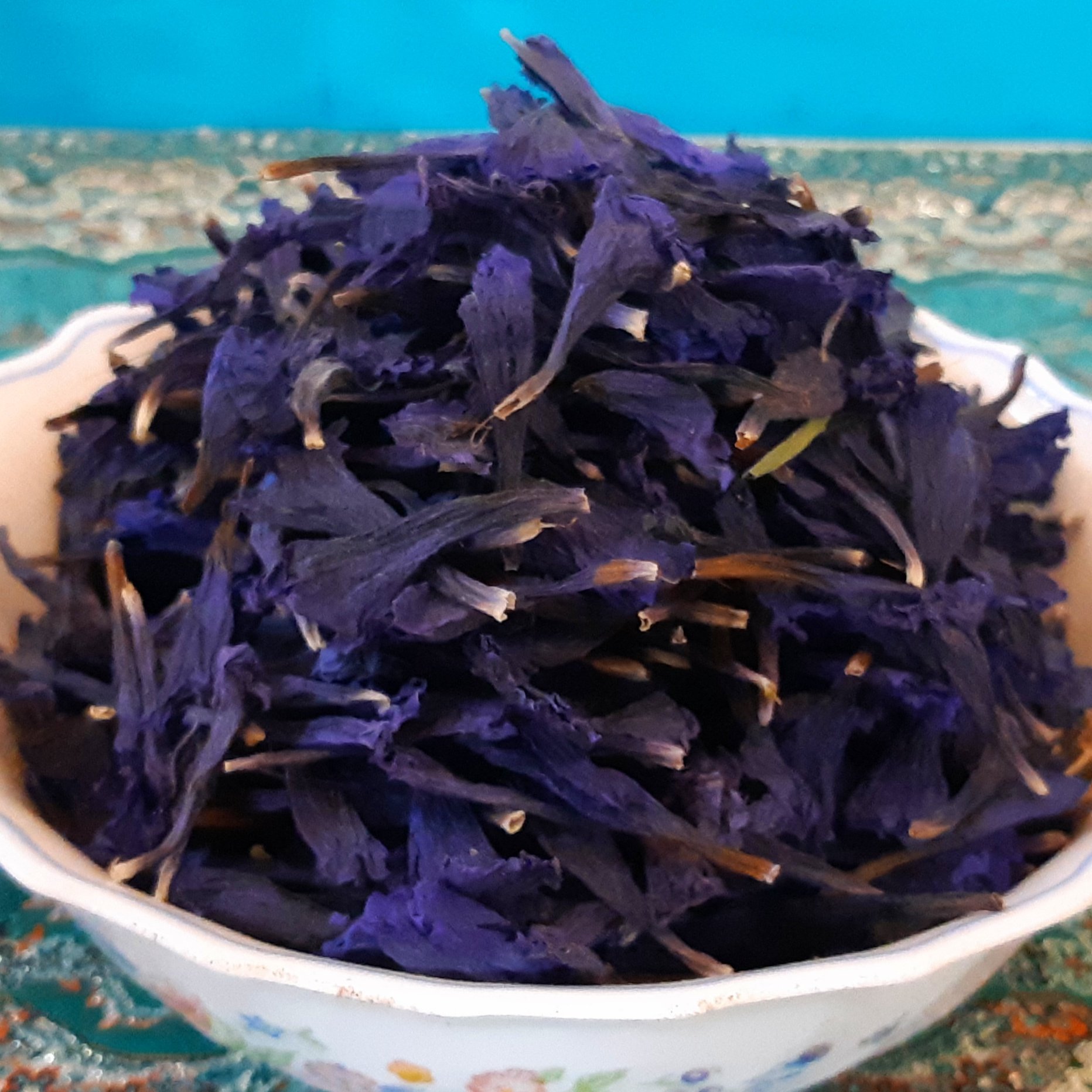 گل گاو زبان 50 گرمی درجه یک (اشکورات)
