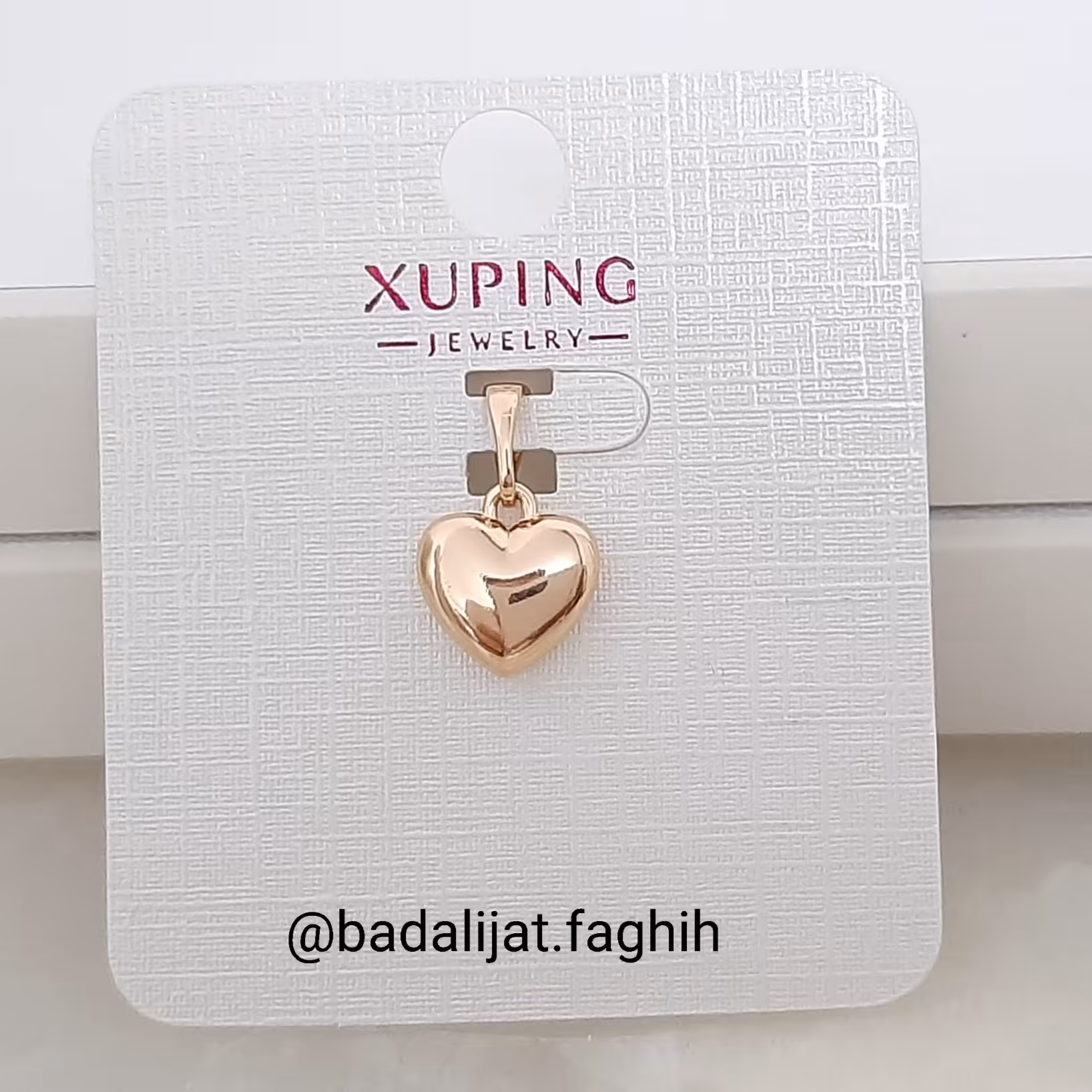 پلاک قلب ظریف برند ژوپینگ فوق العاده خاص و پرطرفدار و کاملا رنگ ثابت 