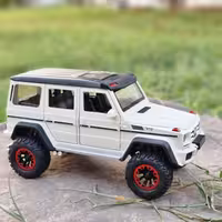 ماکت فلزی ماشین بنز   Mercedes Benz G500  (رنگ سفید )