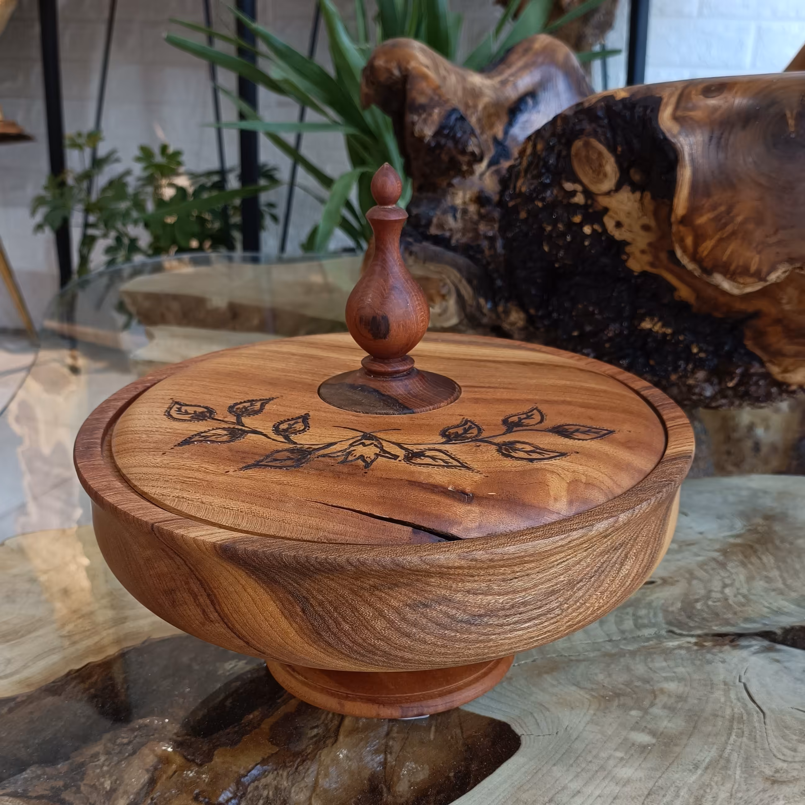 شکلات خوری چوبی طرحدار