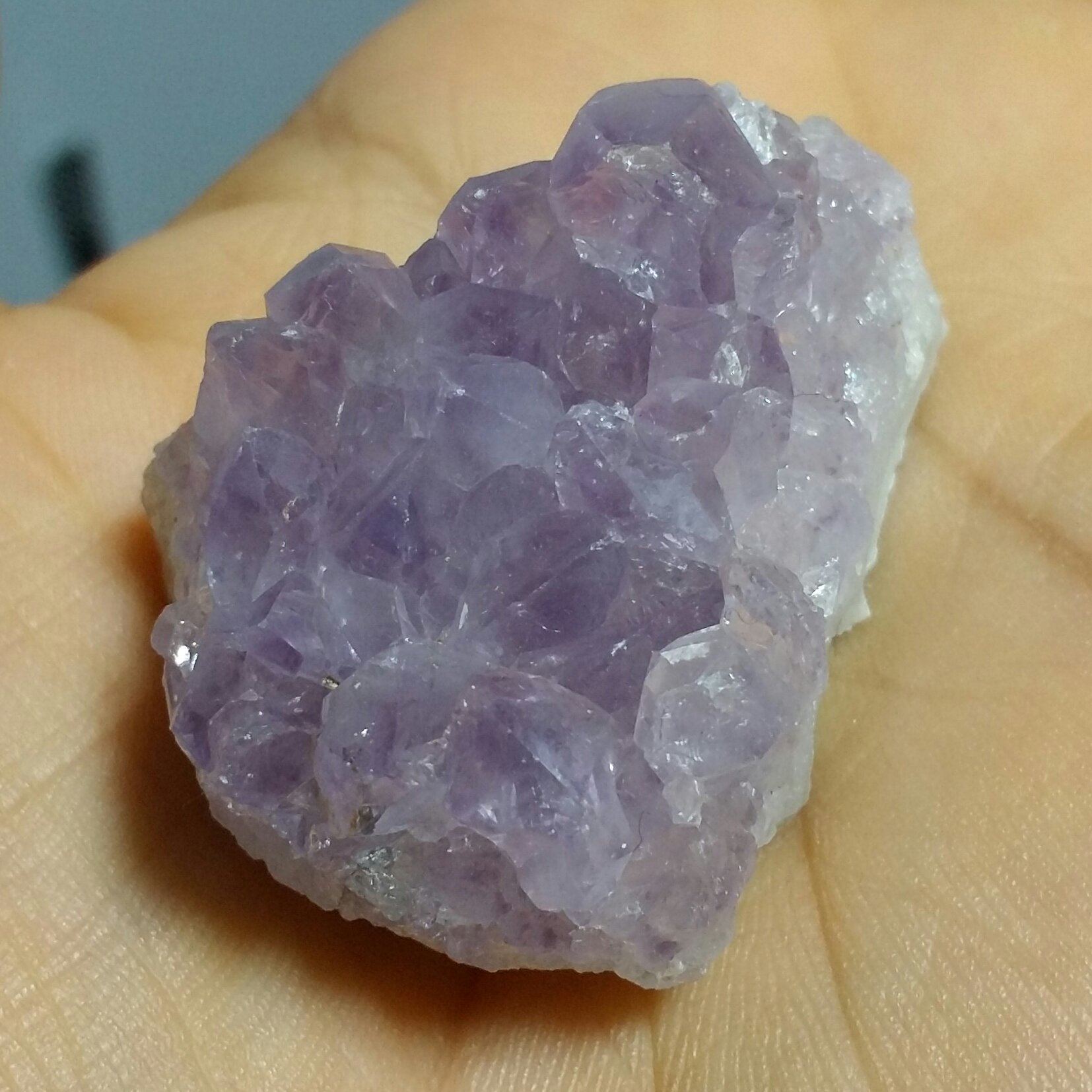 سنگ راف آمیتیس بلور درشت بسیار پر رنگ خارق العاده تکرار نشدنی دیدنی کاملا طبیعی شاهکار خلقت خااااص
کد 8409