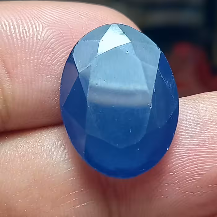  یاقوت کبود  تراش جواهری بسیار زیبا و چشم نواز