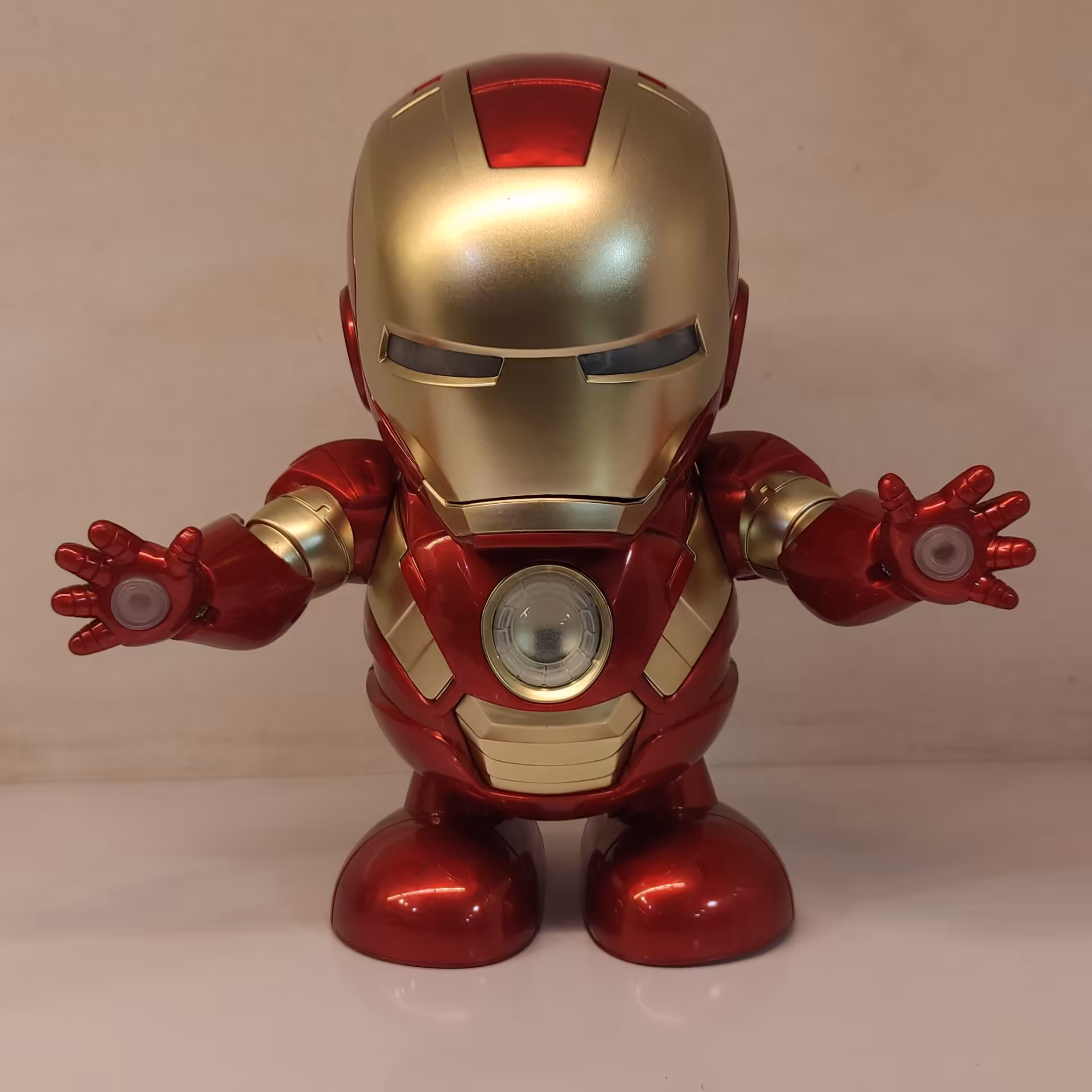 اسباب بازی ربات ایرون من مرداهنی حرکتی