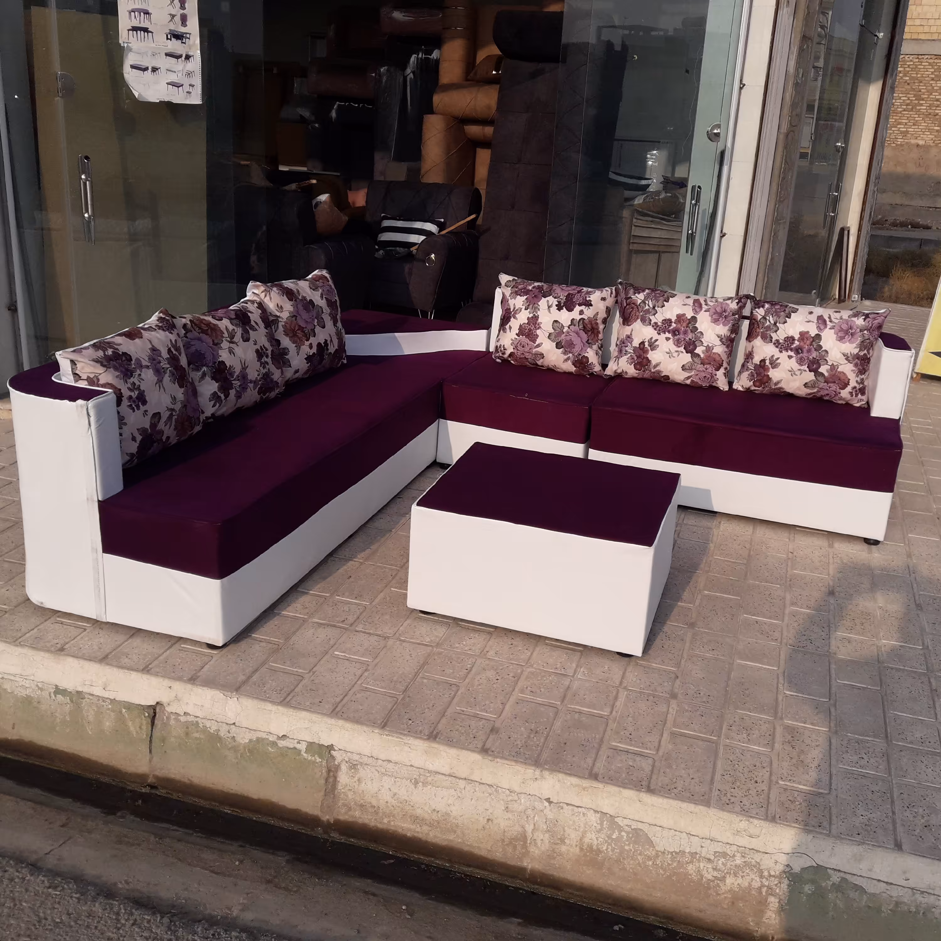 مبل ال کنج کم جا هزینه ارسال ب عهده مشتری میباشد