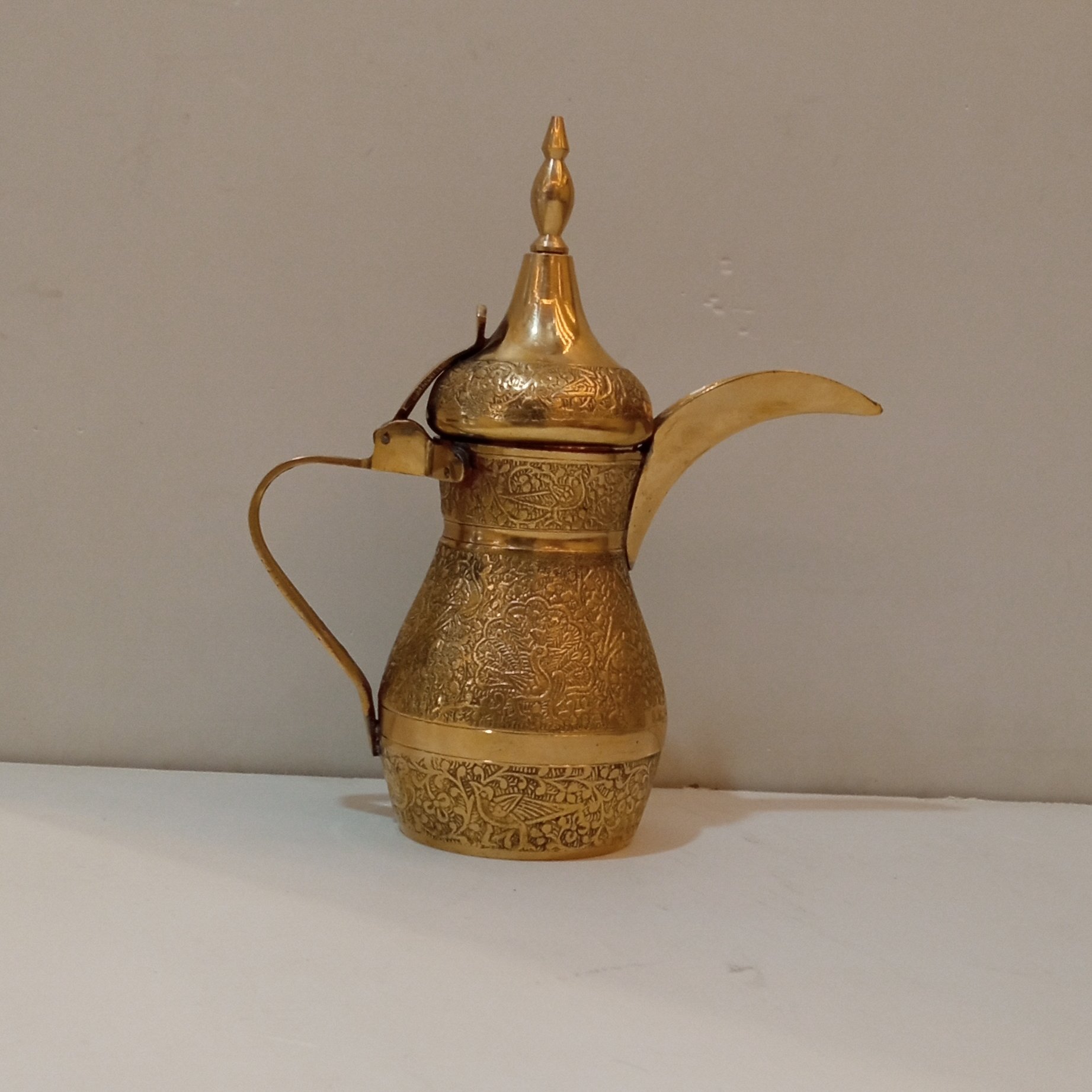 دله عربی سایز کوچک سنگین وزن طلایی محصول هندوستان بسیار زیبا و شکیل