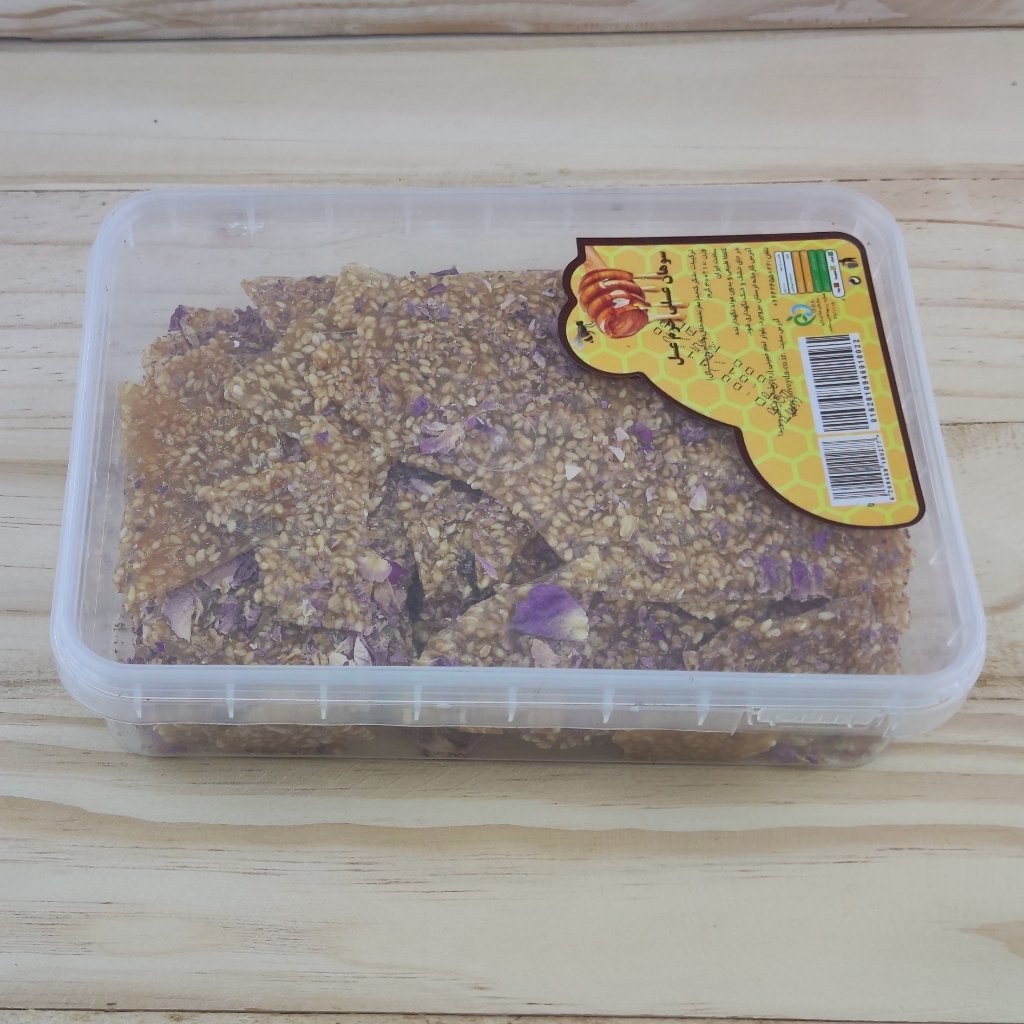 سوهان عسلی کنجدی با گل محمدی وزن خالص 300 گرم تازه و خوشمزه مناسب برای پذیرایی و صرف چای