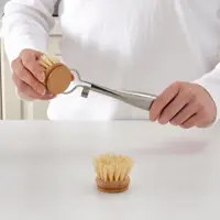 فرچه شستشو دسته استیل ایکیا مدل VALVARDAD