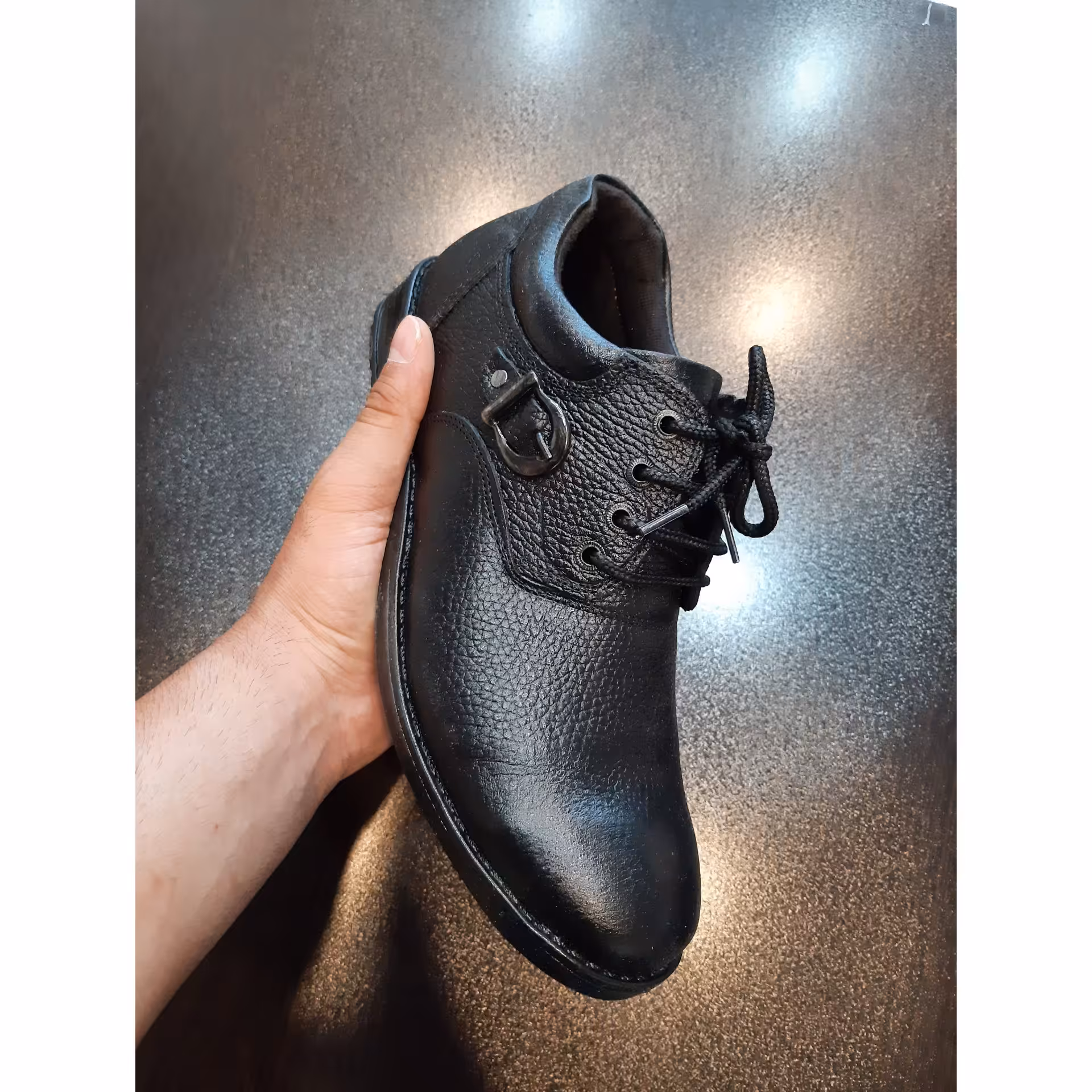 کفش چرمی ecco با کیفیت تضمین شده و قیمت بسیار مناسب رنگ مشکی