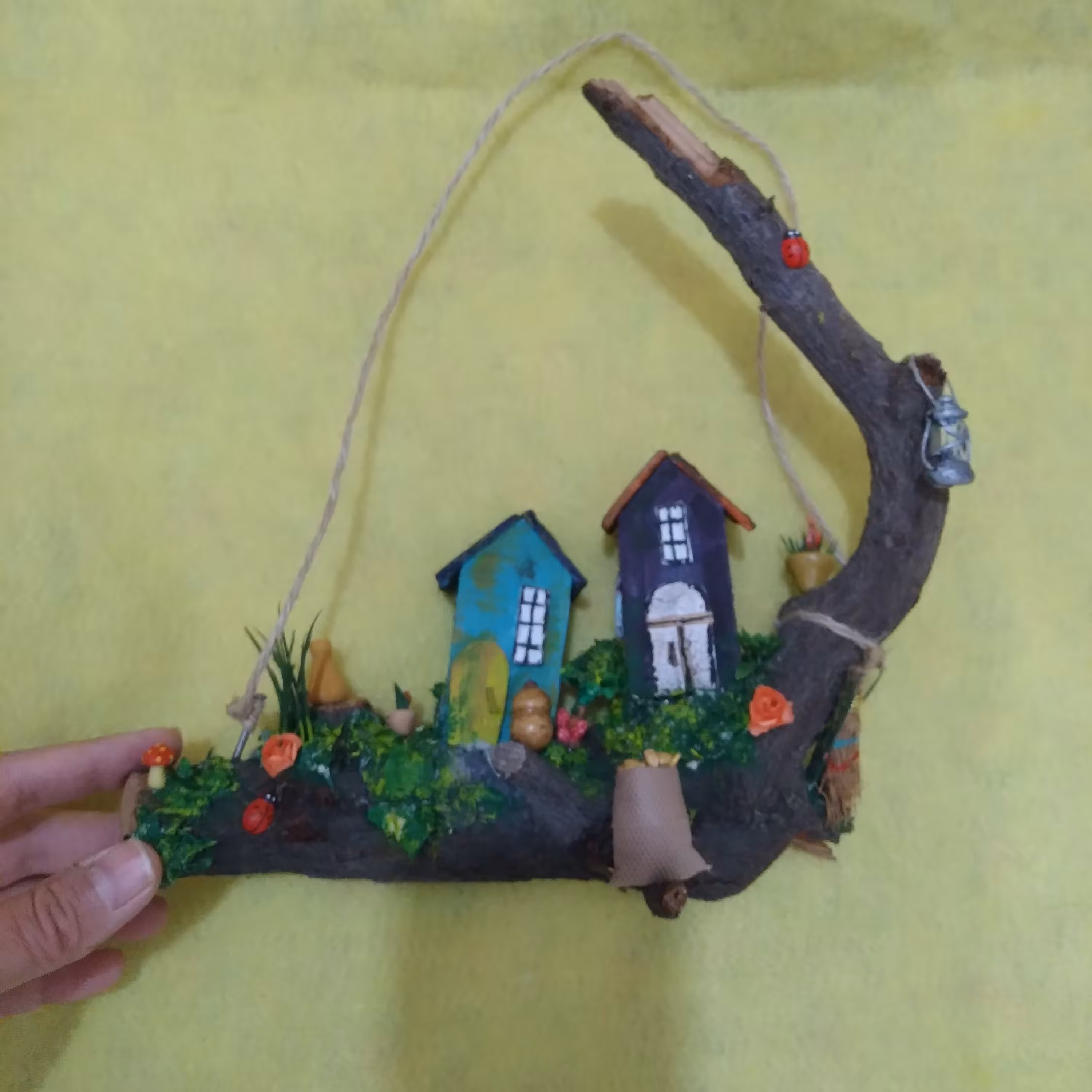 آویز چوبی خانه درختی دیوارکوب تزیینی. محصولی ستاره چوبی 