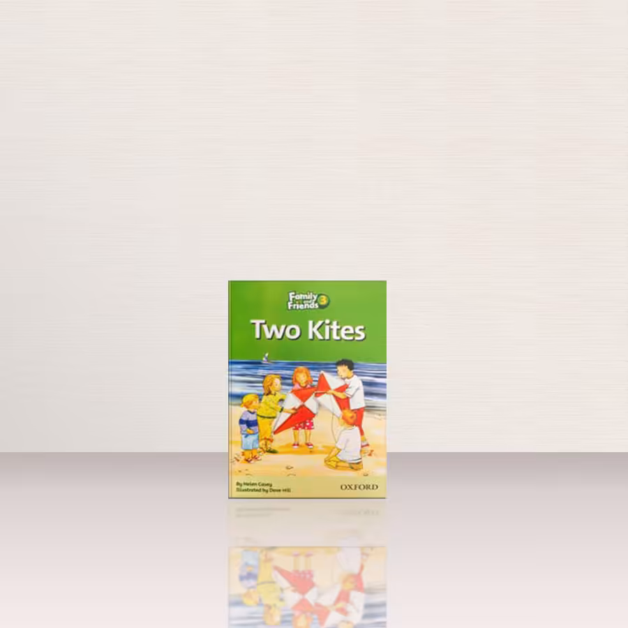 Family and Friends Readers 3 Two Kites | کتاب داستان انگلیسی فمیلی اند فرندز 3 دو بادبادک | خرید کتاب زبان | خرید لوازم التحریر | چی کتاب | بالاترین تخفیف و ارسال رایگان
