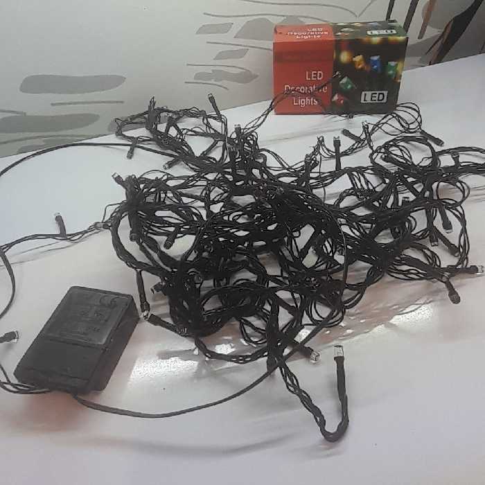 ریسه سوزنی 9متری 100 لامپ رنگ بدنه مشکی  رنگ صدفی(نچرال ) ریموت دار 