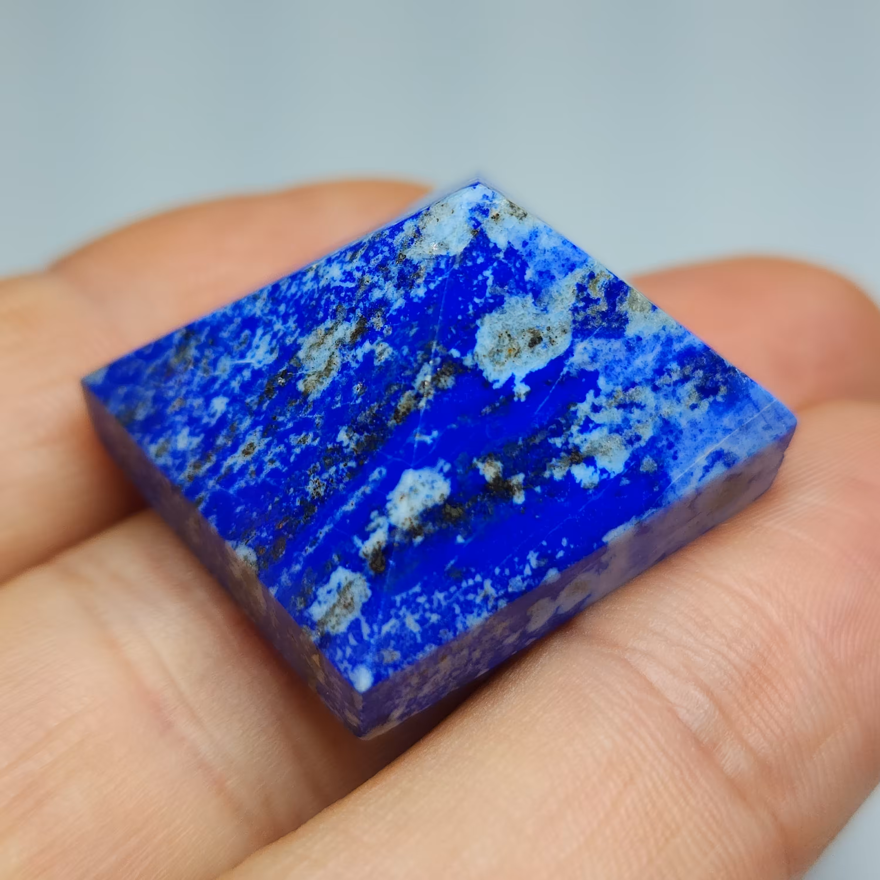 هرم لاجورد اصیل و طبیعی افغانستان (رنگ ابلق زیبا و کم نظیر) سایز 1