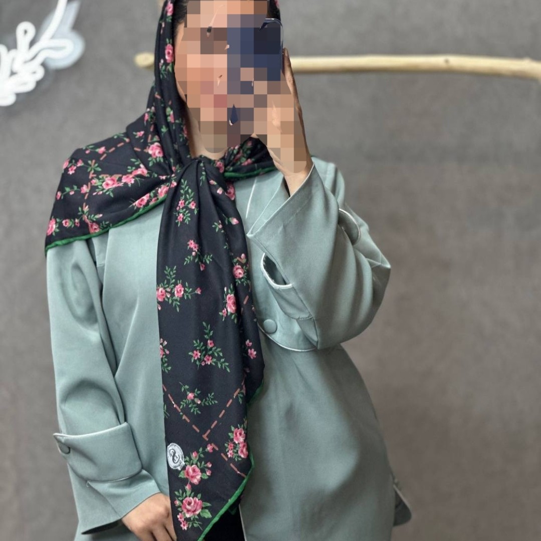 روسری حریر نخ گلدار