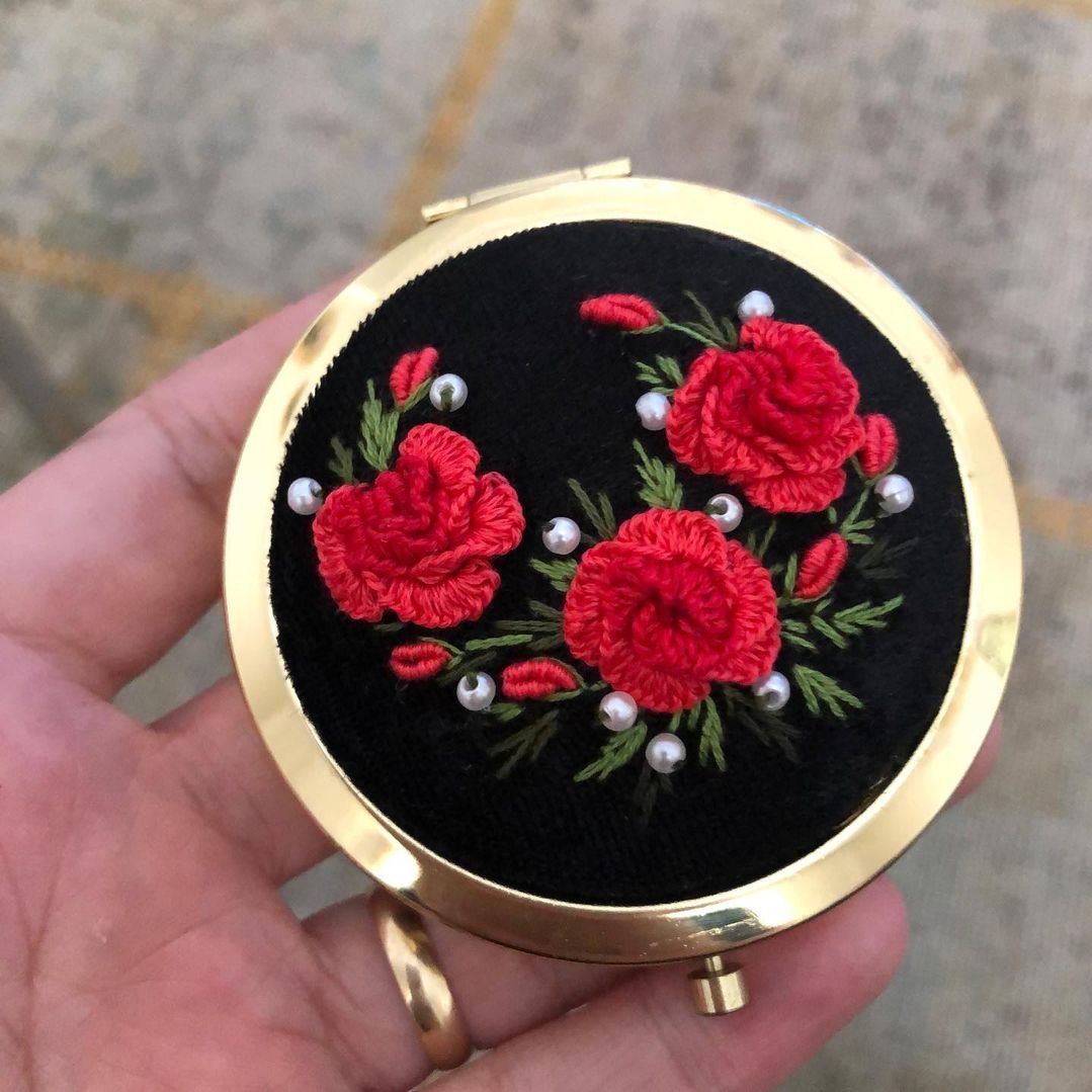 آینه کیفی طلایی