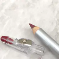 رژ مدادی دو سه تراش دار