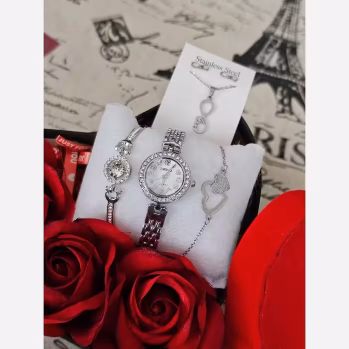 باکس هدیه دخترانه شامل ساعت و دستبند و گردنبند 