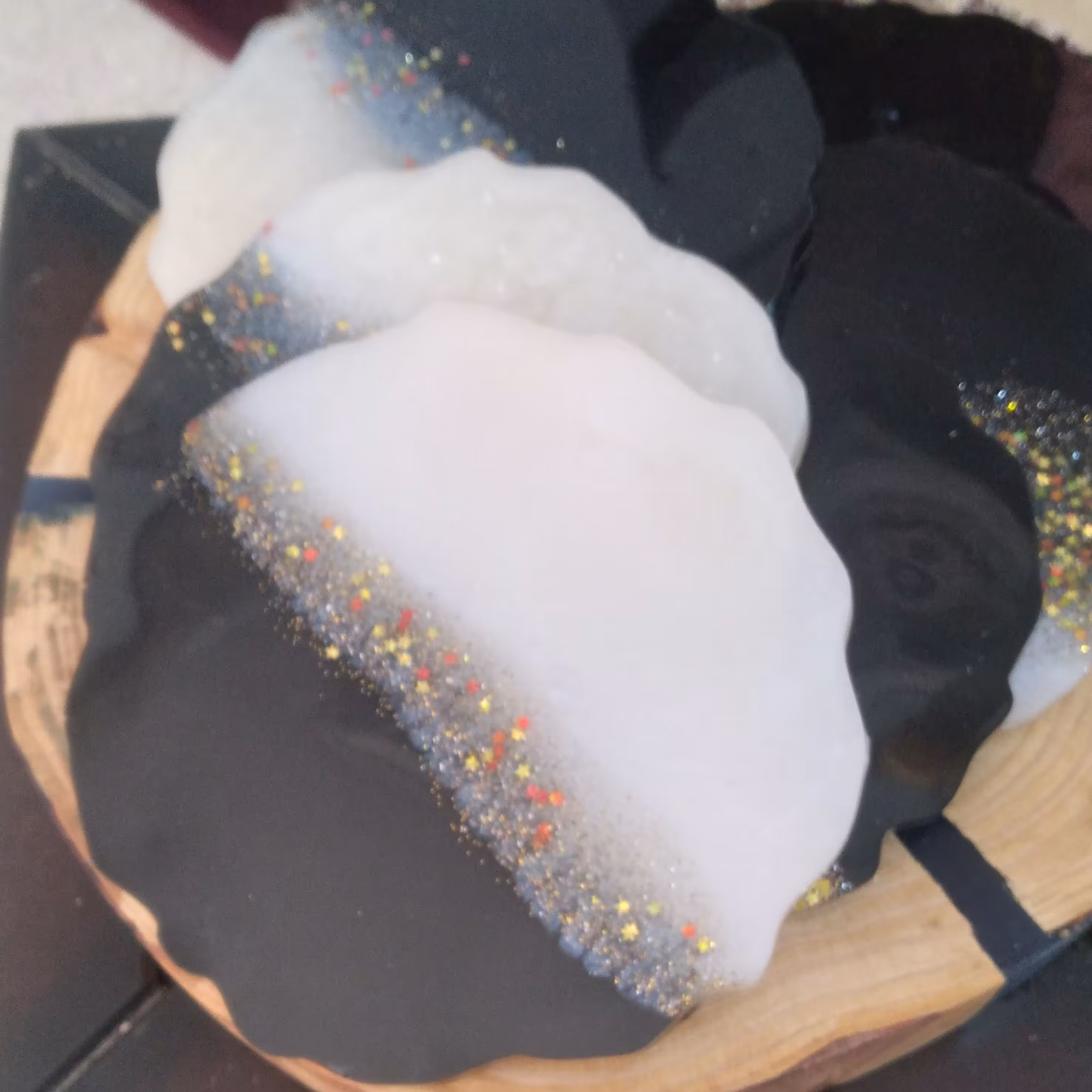 پیش دستی  سفید و مشکی رزینی