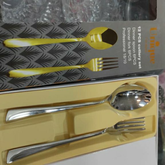 سرویس قاشق وچنگال 12پارچه  استیل 18،10درجه یک مارک یونیک