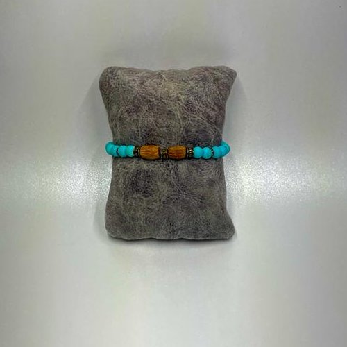 دستبند آبی رنگ