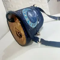 کیف دوشی چرم حکاکی و چوب طبیعی بادام 
