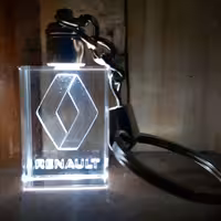 سرکلیدی کریستال لوگو خودرو رنو دارای ال ای دی 