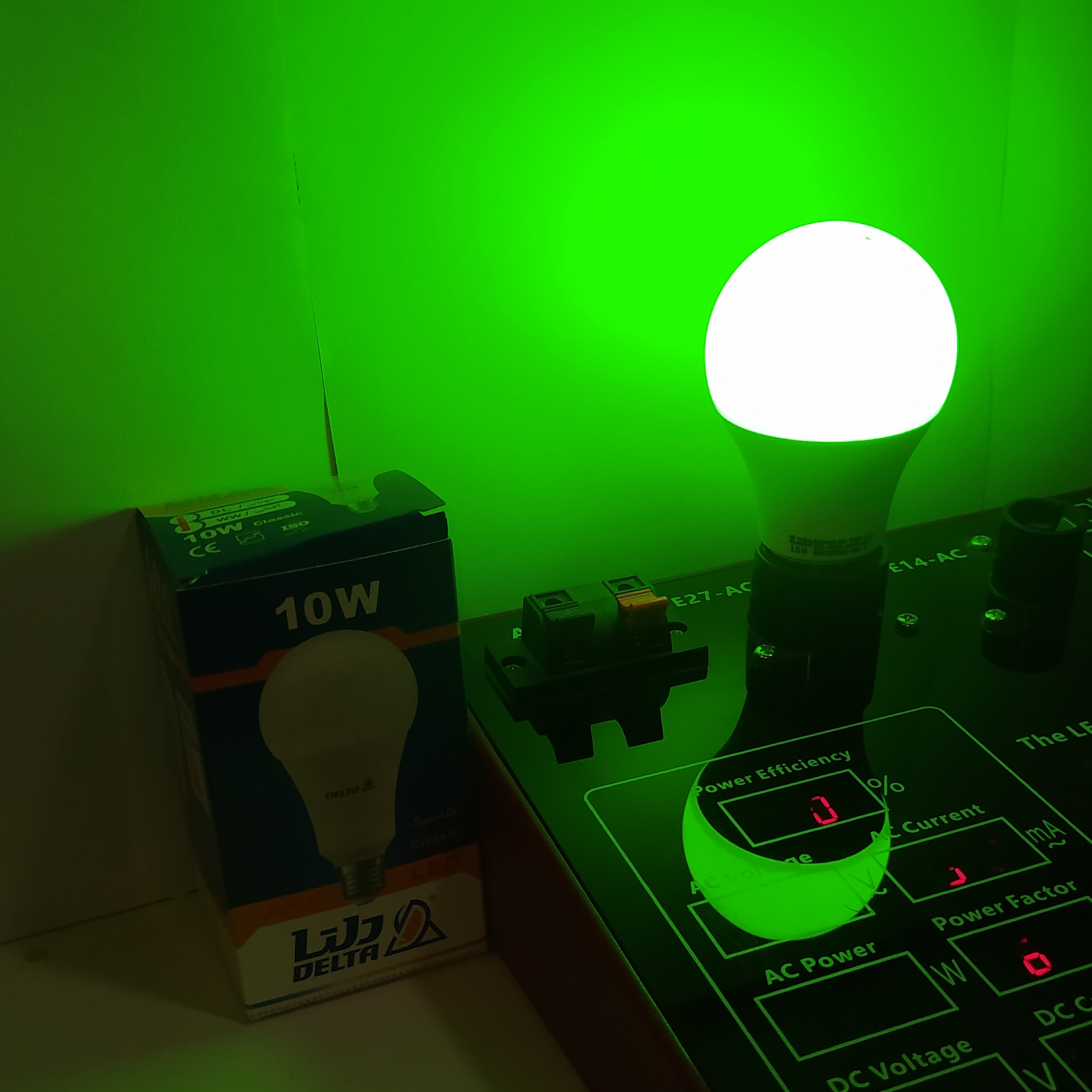 لامپ سبز  10وات دلتا
