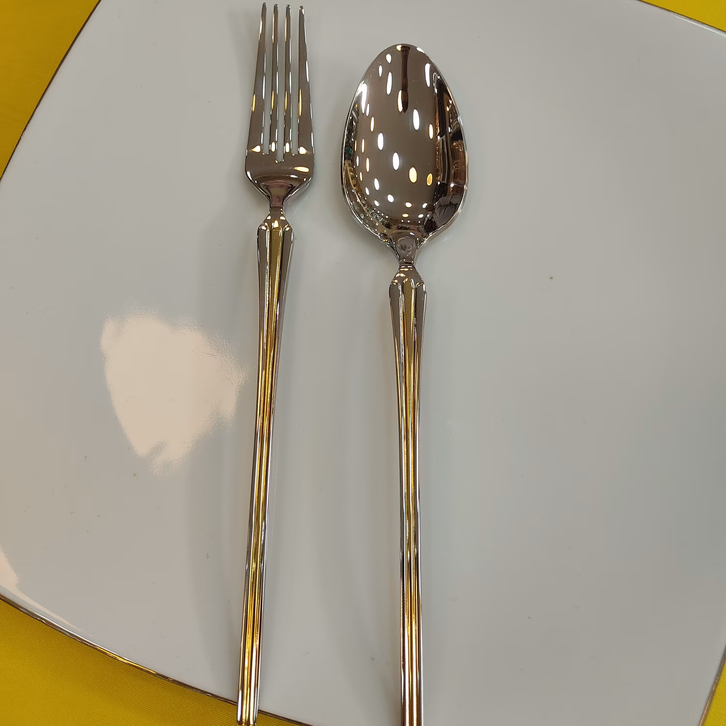 قاشق و چنگال 24 نفره 801 طلایی 