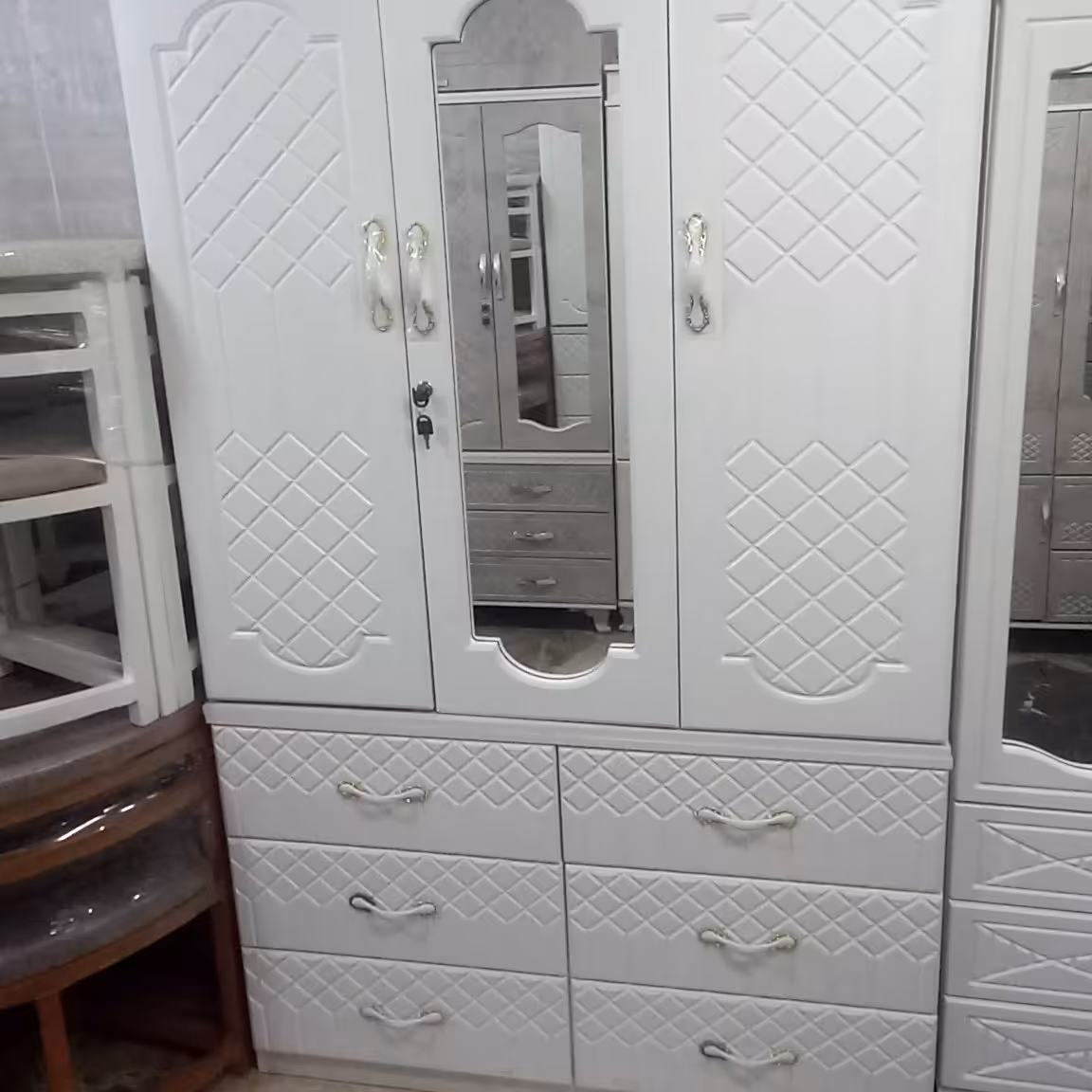 کمد لباس 3 درب 6 کشو با تاج و اینه دار ام دی اف