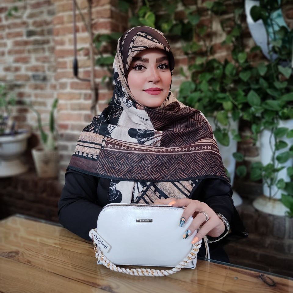 روسری نخی پاییزه قواره 130 دور دست دوز رنگ قهوه ای (ارسال رایگان)