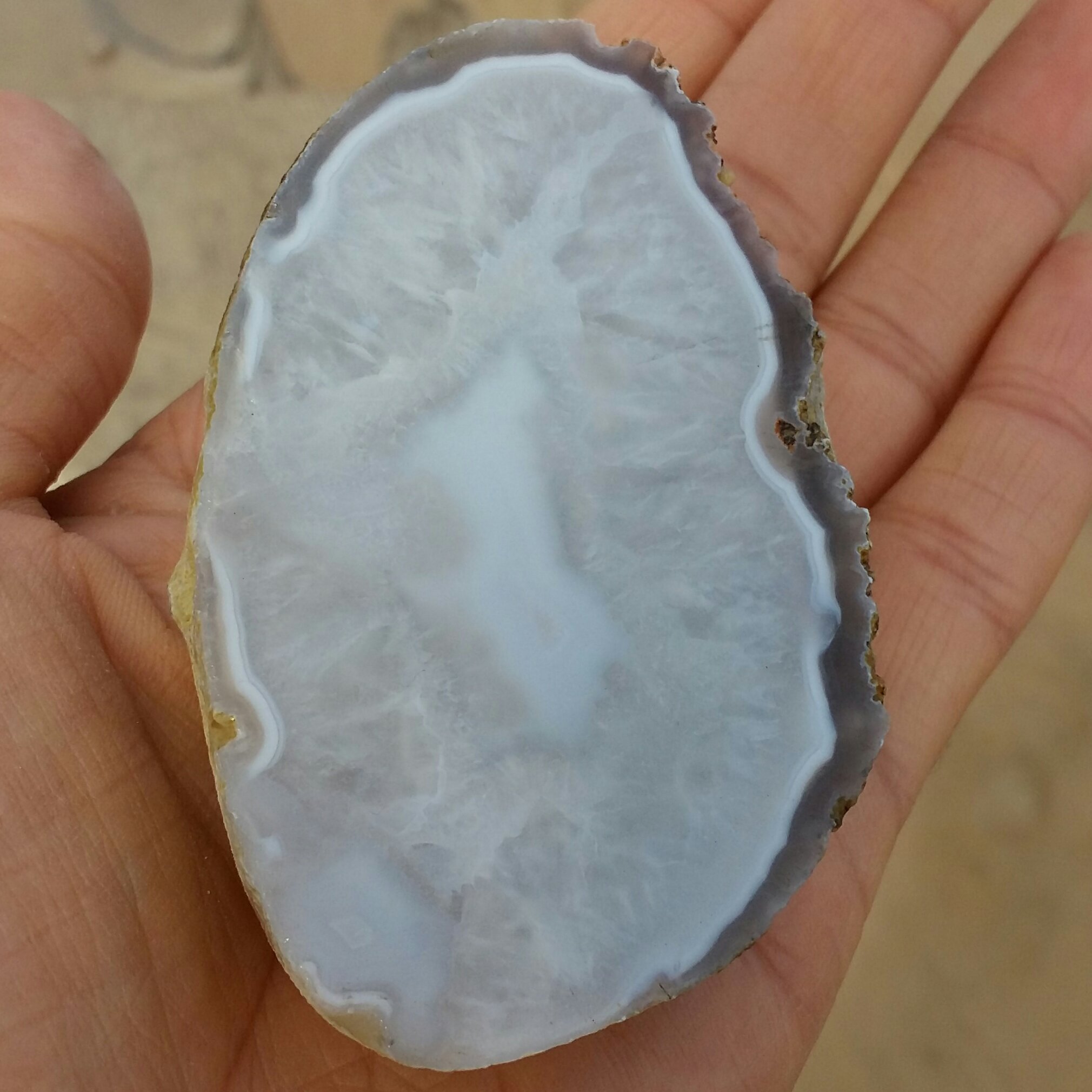 اسلایس سنگ راف عقیق سلیمانی 3 بعدی ژئودی محشر 100 در 100 طبیعی شاهکار خلقت دیدنی
با قابلیت ساخت چند نگین بینظیر
کد 7662