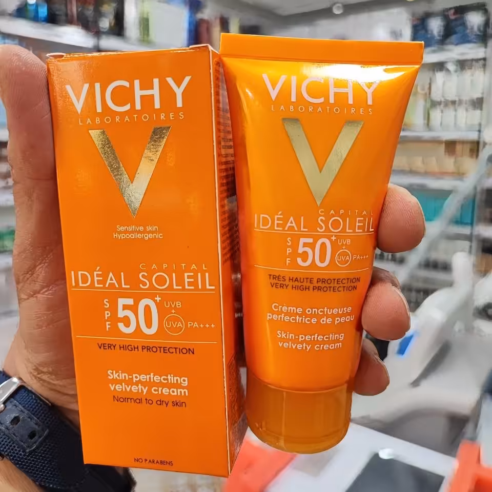 ضدآفتاب ویشی بی رنگ پوست چرب spf50